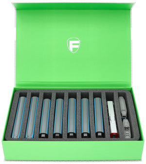 Feldherr Magnetic Box green for model railway locomotives, wagons and vehicles - 9 slots for N Gauge - vertical